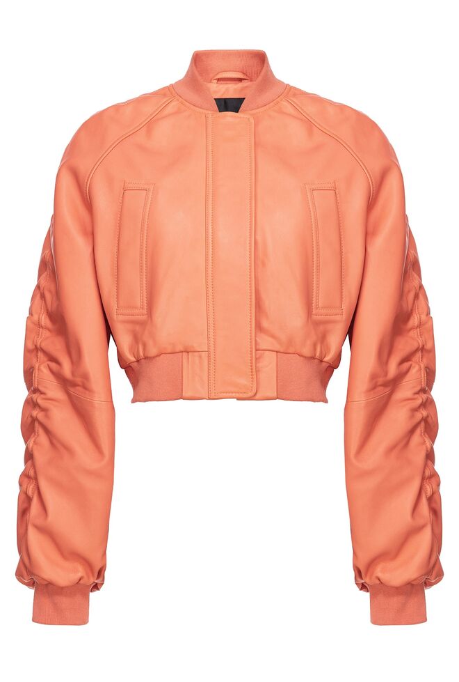 Blusão, €595, Pinko.