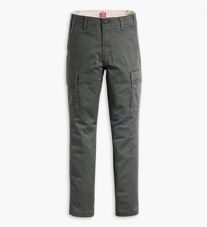 Calças XX Cargo Slim, €89, Levi's (exclusivo online).