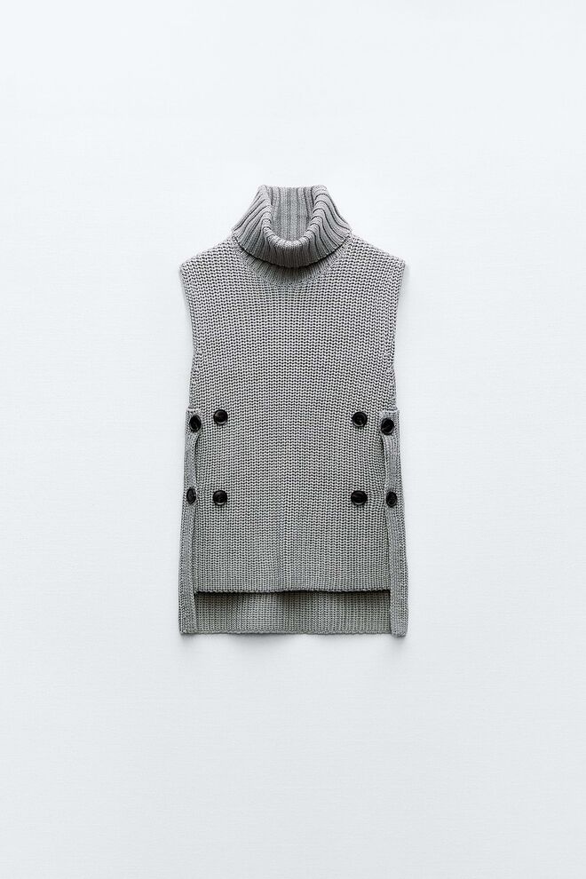 Colete em malha tricotada, €29,95, Zara.