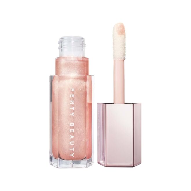Gloss Bomb Universal Lip Luminizer, no tom Shimmering Soft Pink, €23,99, Fenty.