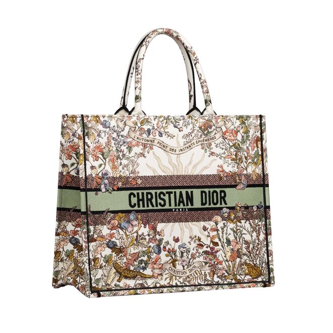 Tote Dior Book, €3000, Dior.