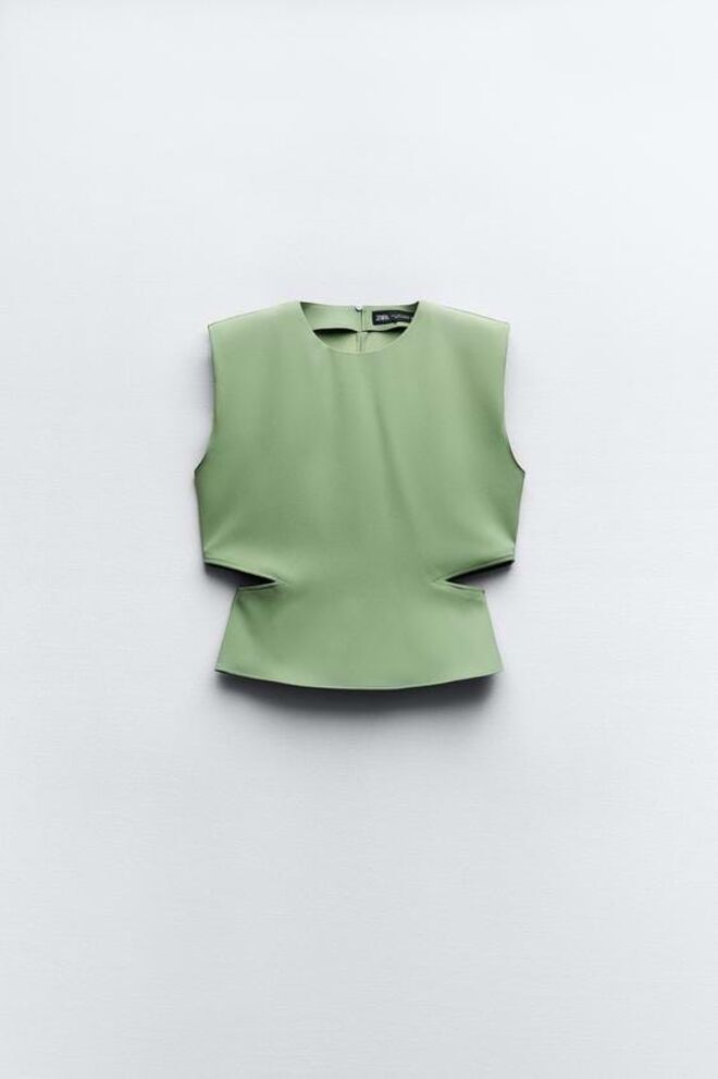 Top, €22,95, Zara.