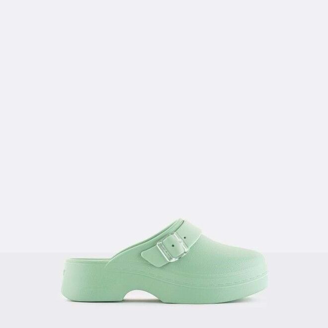 Socas Simona 04, €59,90, Lemon Jelly.