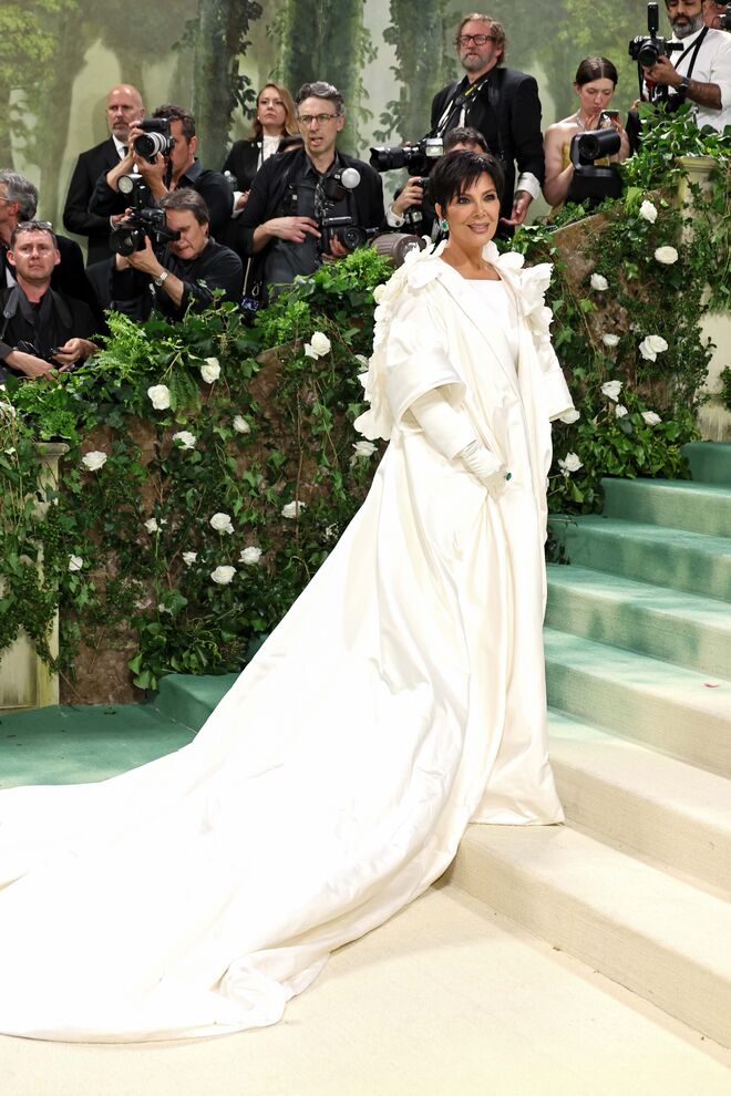Kris Jenner em Oscar de la Renta.