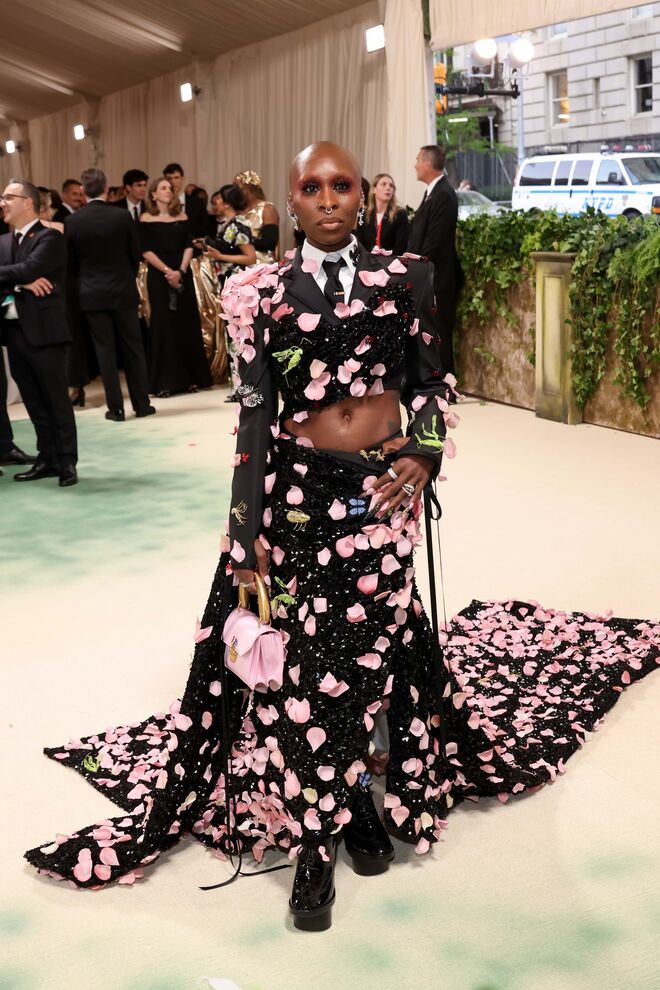 Cynthia Erivo em Thom Browne.