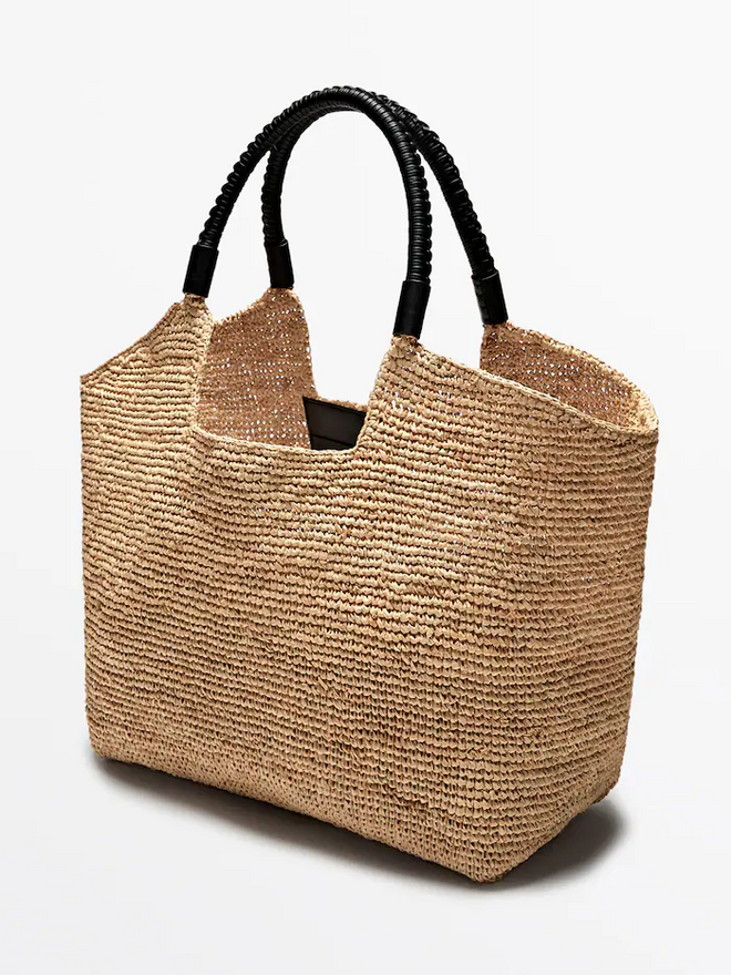 Tote, €149, Massimo Dutti.