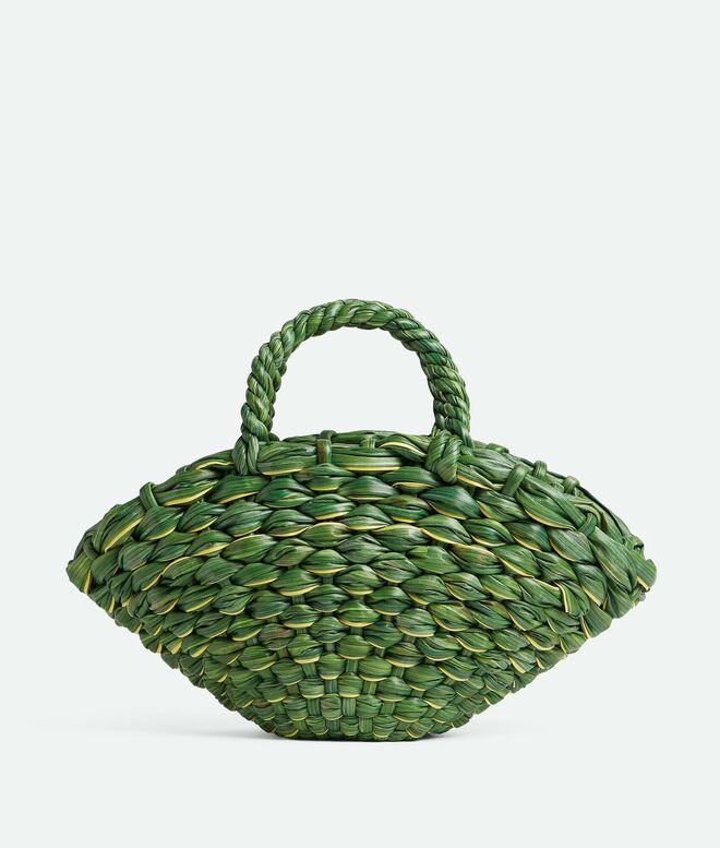 Cesta Small Clam, €7800, Bottega Veneta.