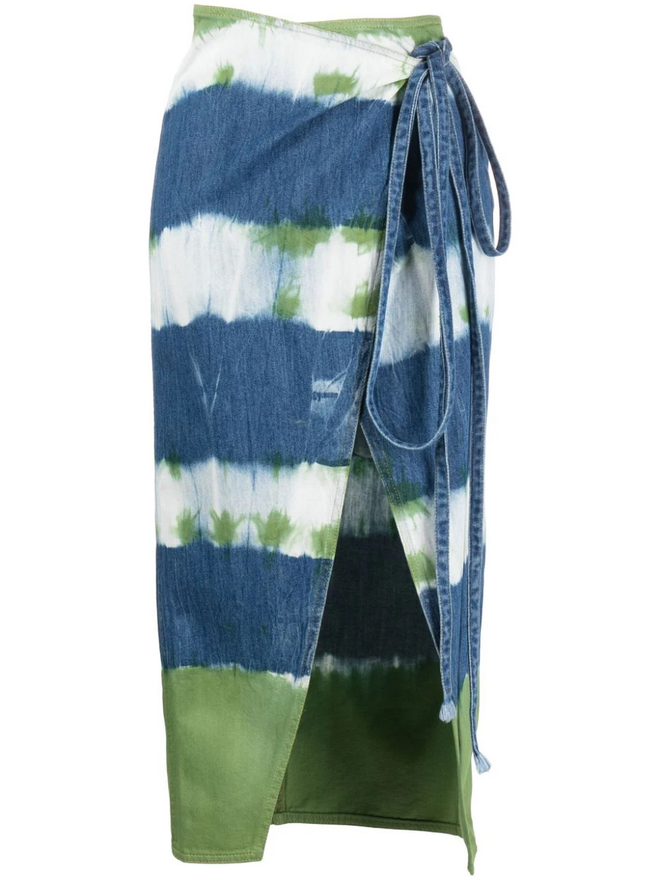 Saia, €580, Alanui, na Stivali.