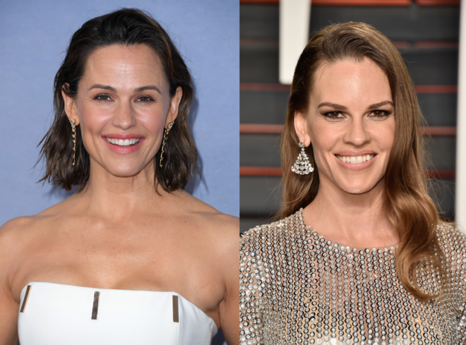 JENNIFER GARNER E HILLARY SWANK I "As pessoas ficam zangadas comigo porque pensam que estou apenas a tentar não dar um autógrafo ou tirar uma fotografia", disse Swank ao Conan O'Brien em 2018.. Dizem: "Meu Deus, sou uma grande fã, adorava-te em Alias".