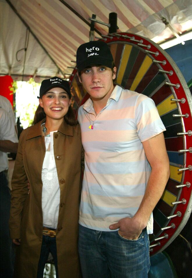 Natalie Portman e Jake Gyllenhaal. Estes dois namoraram durante um período breve, em 2006. Separaram-se, mas ficaram grande amigos.