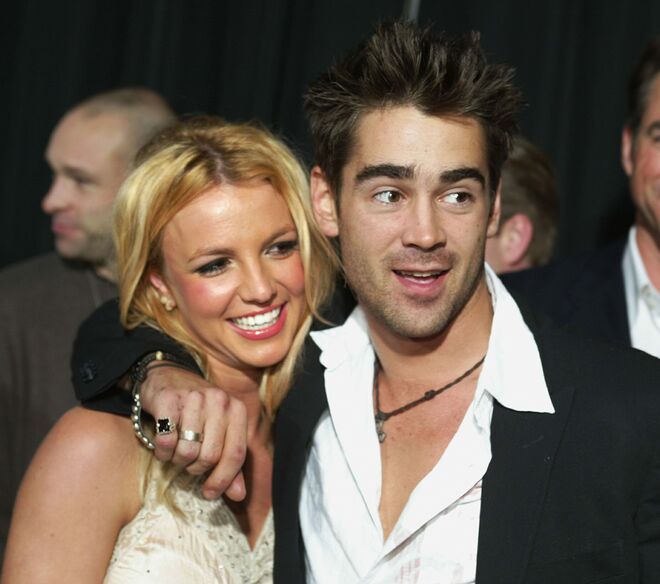 Britney Spears and Colin Farrell. Eis um bom exemplo de um casal inusitado. Os dois conheceram-se em 2003, quando Britney tinha acabado de sair da sua relação com Justin Timberlake. 