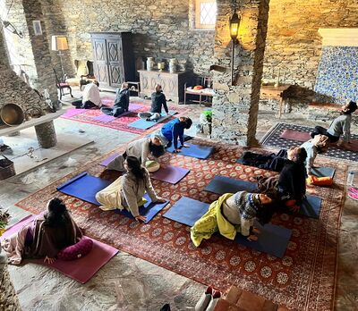 Testemunho. Este é um retiro de yoga a sério