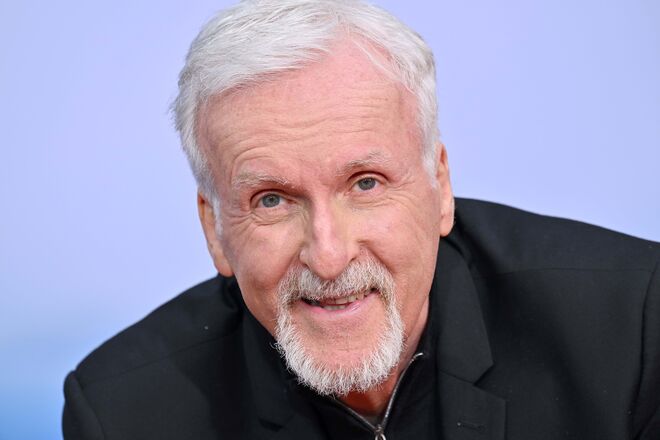James Cameron | Outro que não é uma estrela de cinema, mas está lá perto. O famoso realizador do filme "Titanic" é um explorador das profundezas do mar. Em 2012, tornou-se a segunda pessoa na história (e a primeira desde 1960) a mergulhar no ponto mais profundo do mundo — Challenger Deep, a 10.908 metros de profundidade no Pacífico, na Fossa das Marianas.