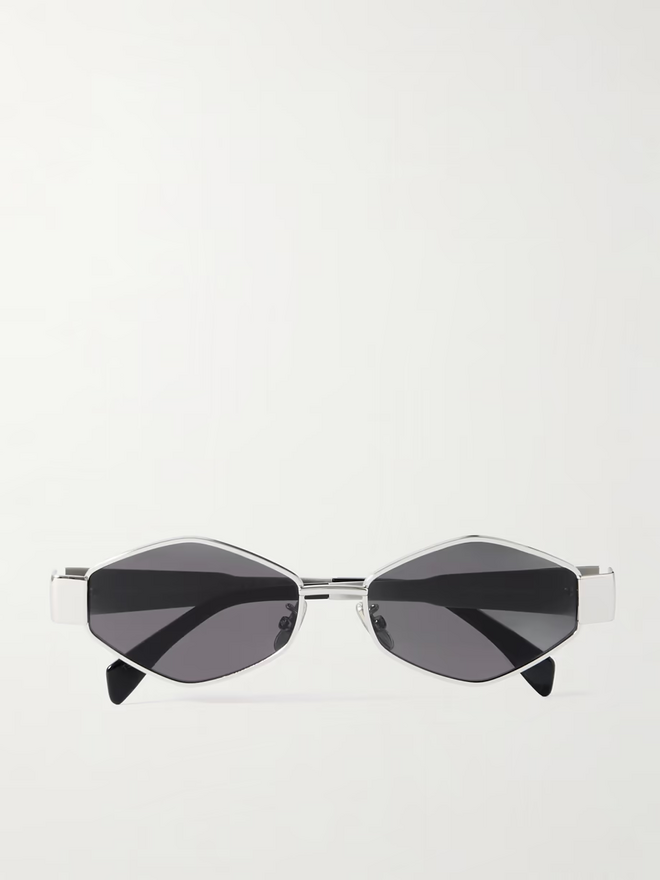 Óculos de sol, €454, Celine Eyewear.