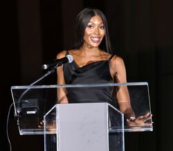 Naomi Campbell provoca Anna Wintour no seu discurso do prémio Fashion Icon Award 