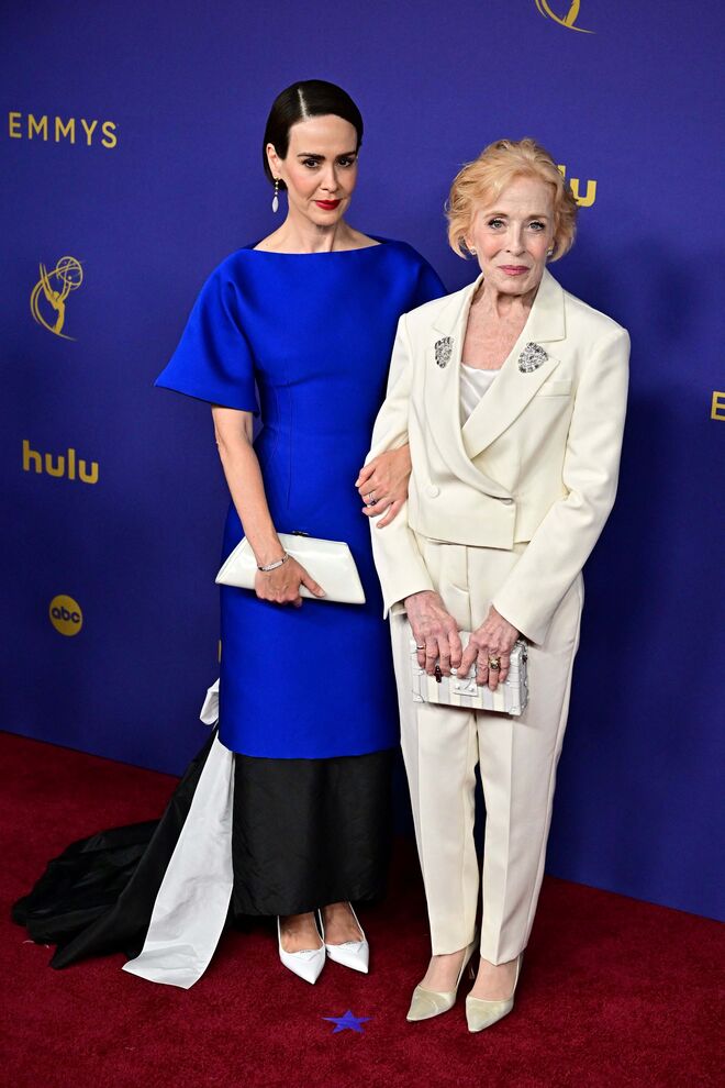 Sarah Paulson, em Prada, e Holland Taylor, em Louis Vuitton.