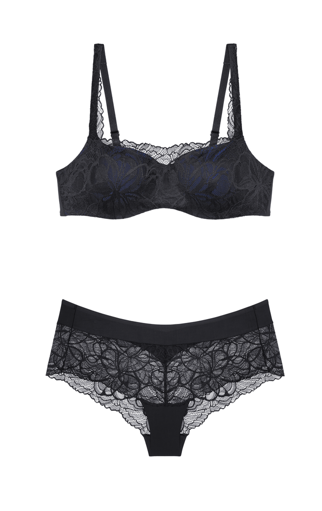 Soutien, e cuecas, da coleção Body Make-Up Illusion Lace, €53,50 e €25, Triumph.