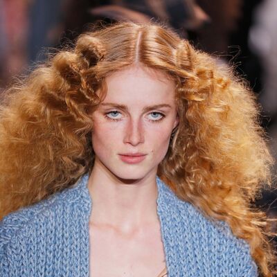 Adeus Frizz. Estes produtos virais prometem ser a salvação para o cabelo