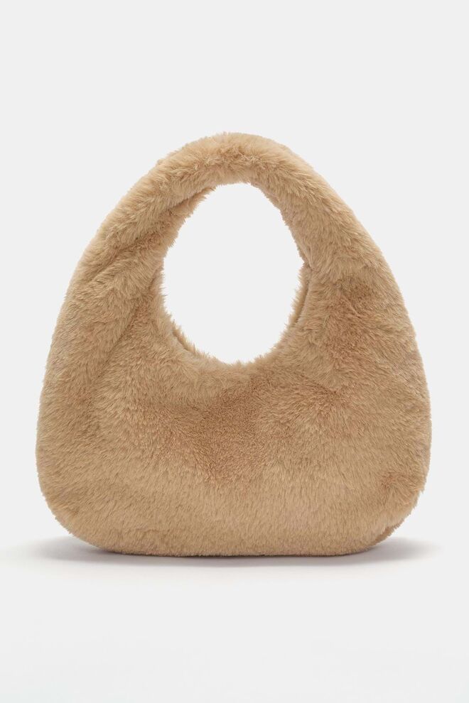 Carteira, €17,99, Pull & Bear.