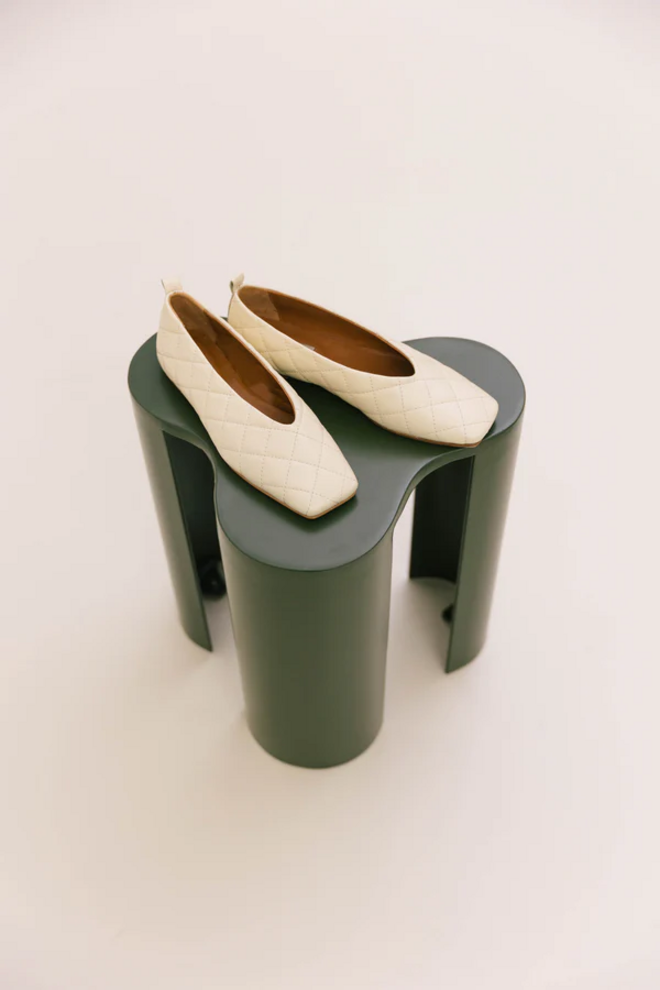 Zillian, Sabrinas rasas em pele acolchoada Off white, €119,90.