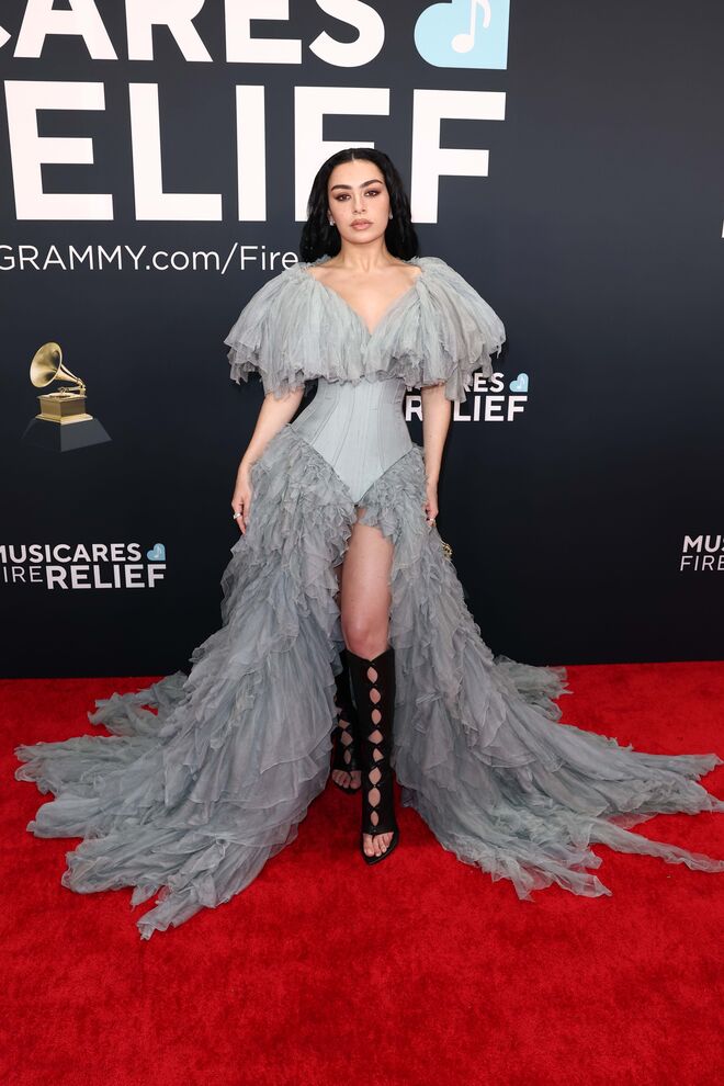 Charli XCX em Jean Paul Gaultier.