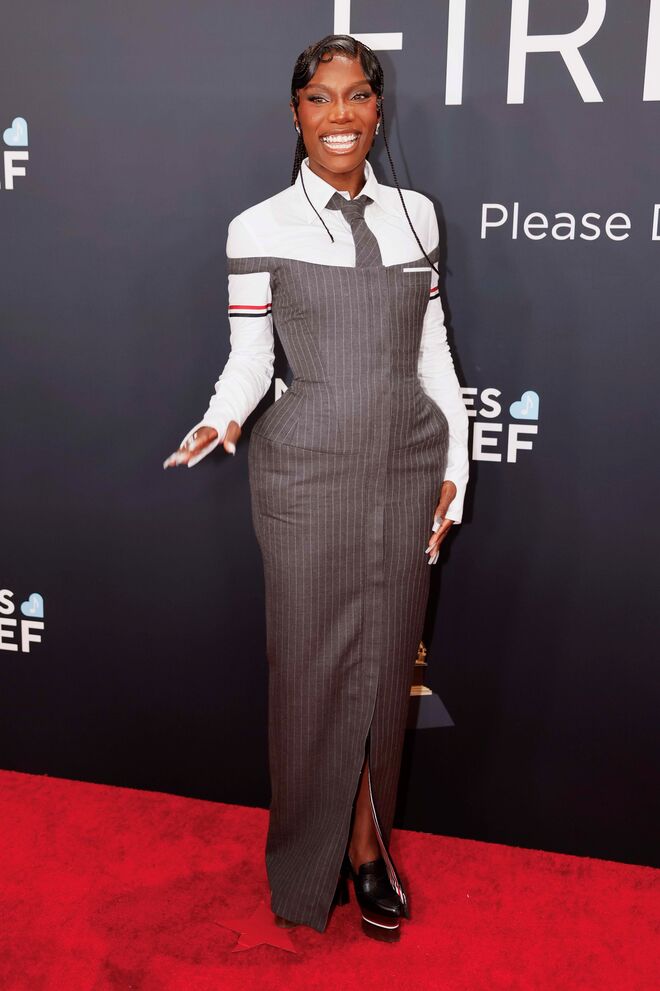 Doechii em Thom Browne.