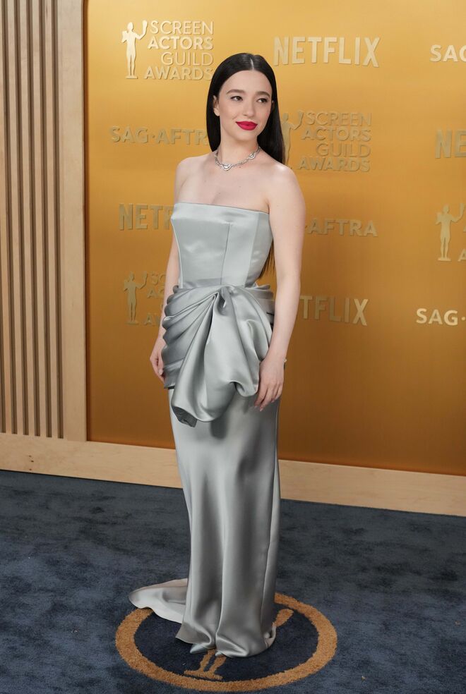 Mikey Madison em Louis Vuitton.