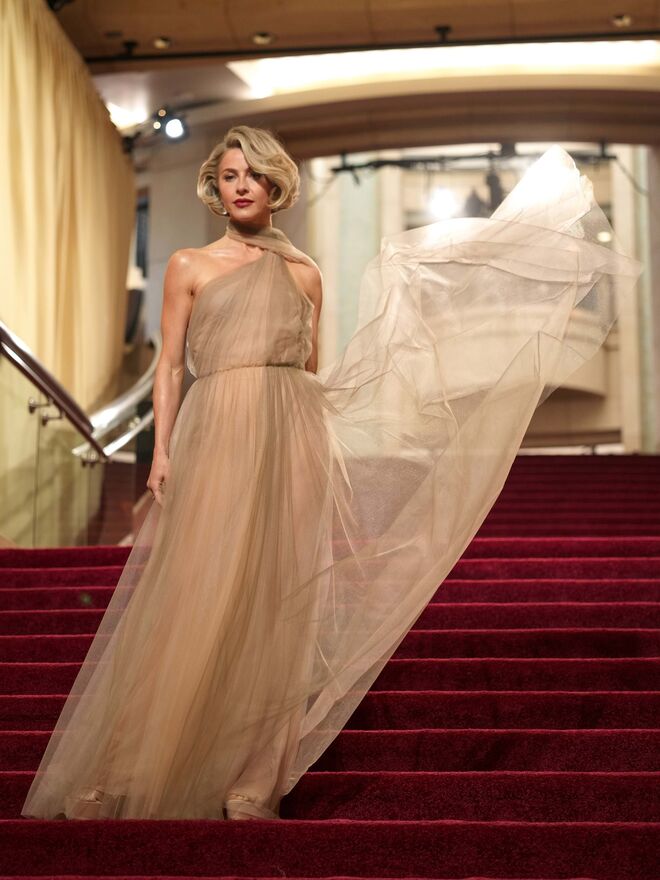 Julianne Hough em Christian Dior SS25.