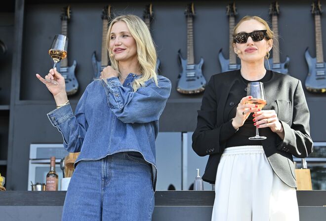 Cameron Diaz e Katherine Power, com Avaline
