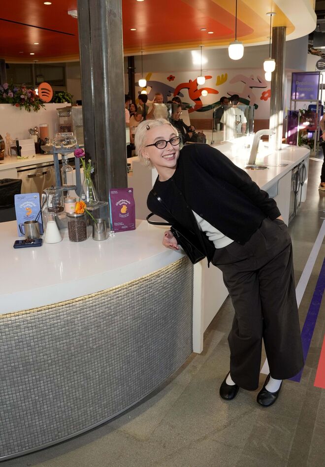 Emma Chamberlain, com Chamberlain Coffee