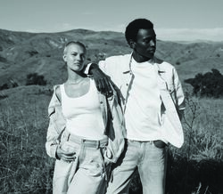Com o calor a chegar, a Levi’s® combina denim e linho para um verão fresco e leve