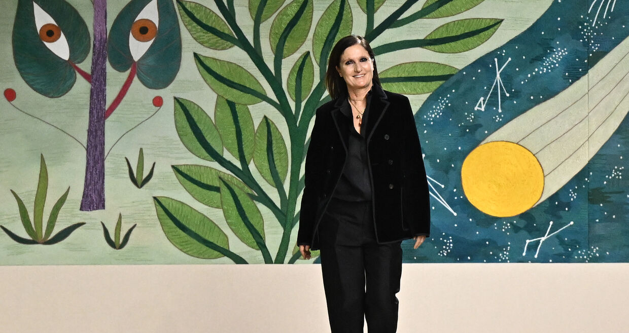 Maria Grazia Chiuri no desfile de Alta Costura primavera-verão 2025 da Dior