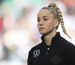 Assédio no futebol feminino. "Estou sempre a receber fotografias de homens nus", desabafa Giulia Gwinn