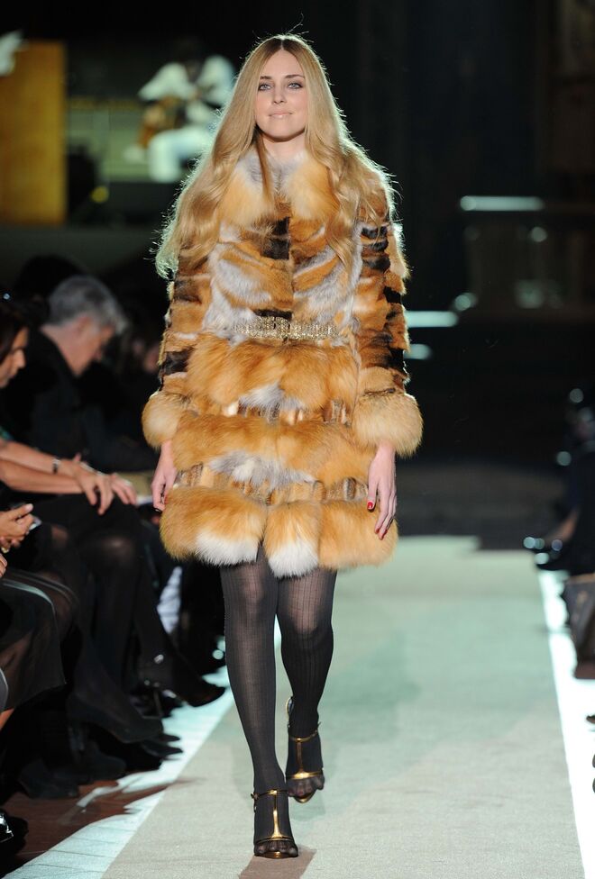 Chiara Ferragni no desfile Alberta Ferretti. 