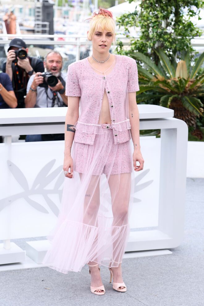 16 de Maio - Kristen Stewart veste Chanel.