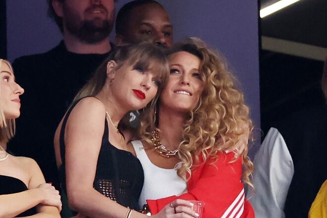 Taylor Swift e Blake Lively no final do Super Bowl de 2024