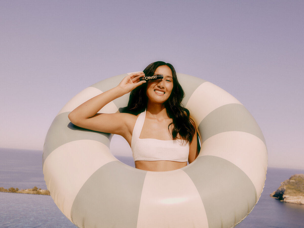 Cabelo cuidado e um verão com atenção ao couro cabeludo.