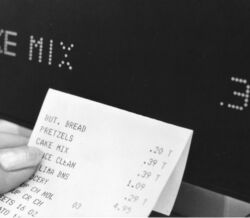 Os recibos de papel fazem mal à saúde? Cada vez mais especialistas desaconselham tocar-lhes