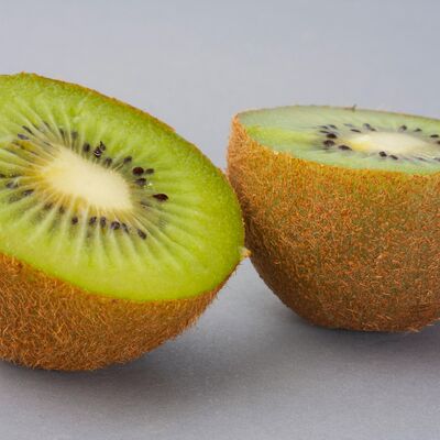 "Um kiwi (ou dois) por dia, nem sabe o bem que lhe fazia", escreve Madalena Haderer