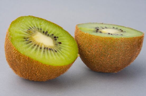Como um kiwi pode melhorar a saúde em escassas 24 horas