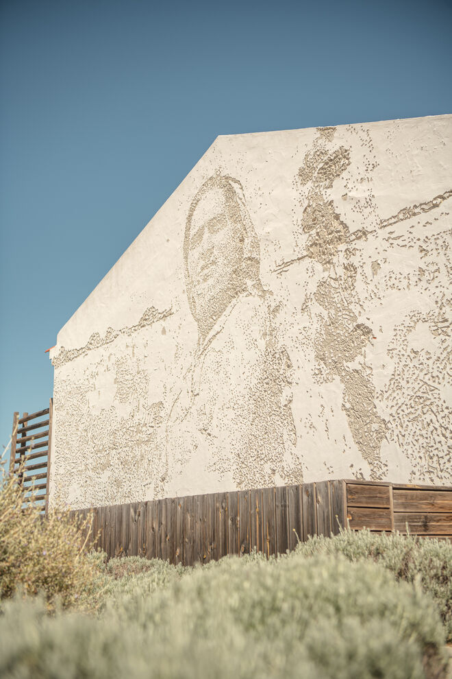 Uma ceifeira esculpida por Vhils