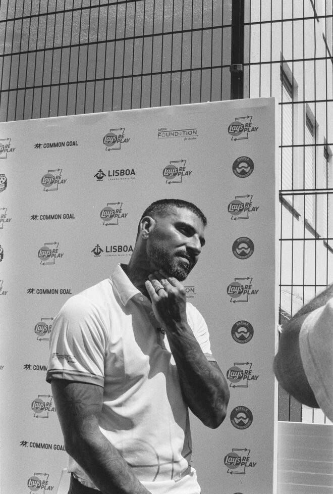 Quaresma e Tatiana Pinto inauguram campo de futebol em Chelas, Lisboa