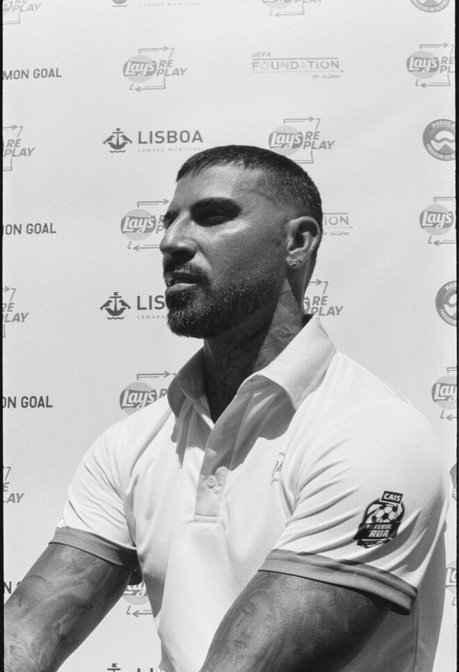 Quaresma e Tatiana Pinto inauguram campo de futebol em Chelas, Lisboa