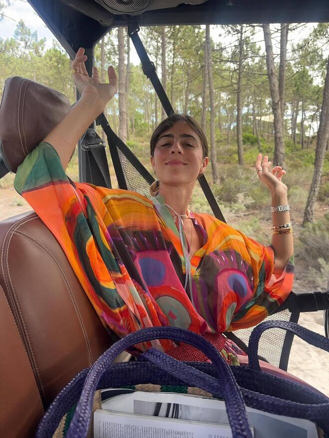 Vicky Montanari com o Frida Kaftan Butterfly