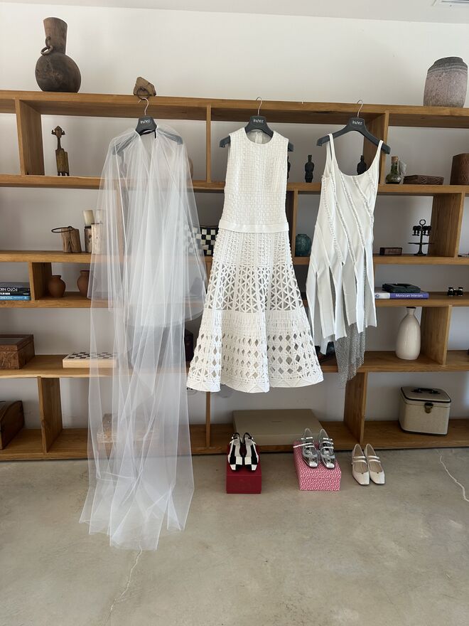 Maria Serra celebra casamento com dois vestidos.