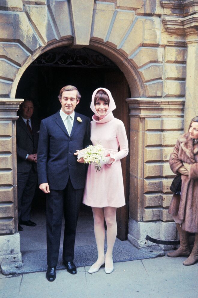 Audrey Hepburn e Andrea Dotti no dia do casamento, em 1969.