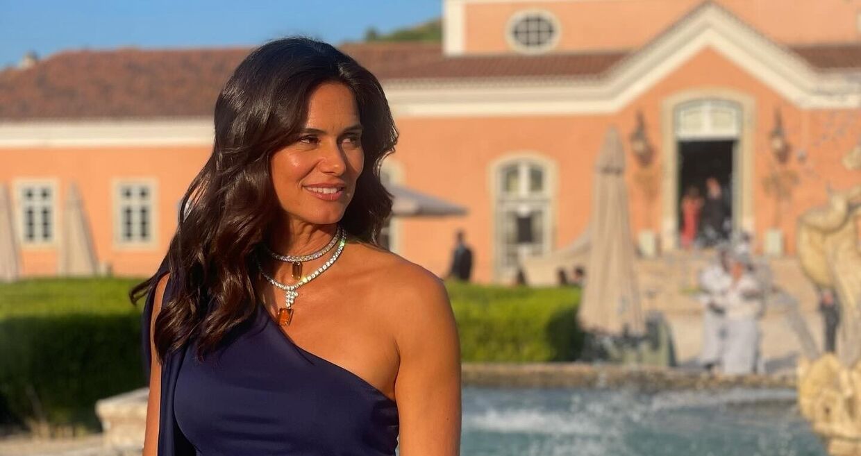 Cáudia Vieira com um vestido Elisabetta Franchi