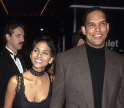 Ex de Halle Berry não quis ter filhos com a atriz porque "ela não cozinhava, não limpava"