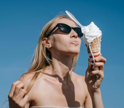 Este truque simples controla os níveis de açúcar no sangue depois de comer (e nem precisa de se levantar)