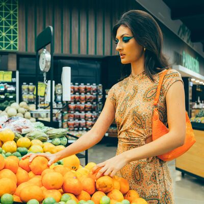 Alimentos podem ser seguros após data indicada com inspeção e atenção a sinais de deterioração